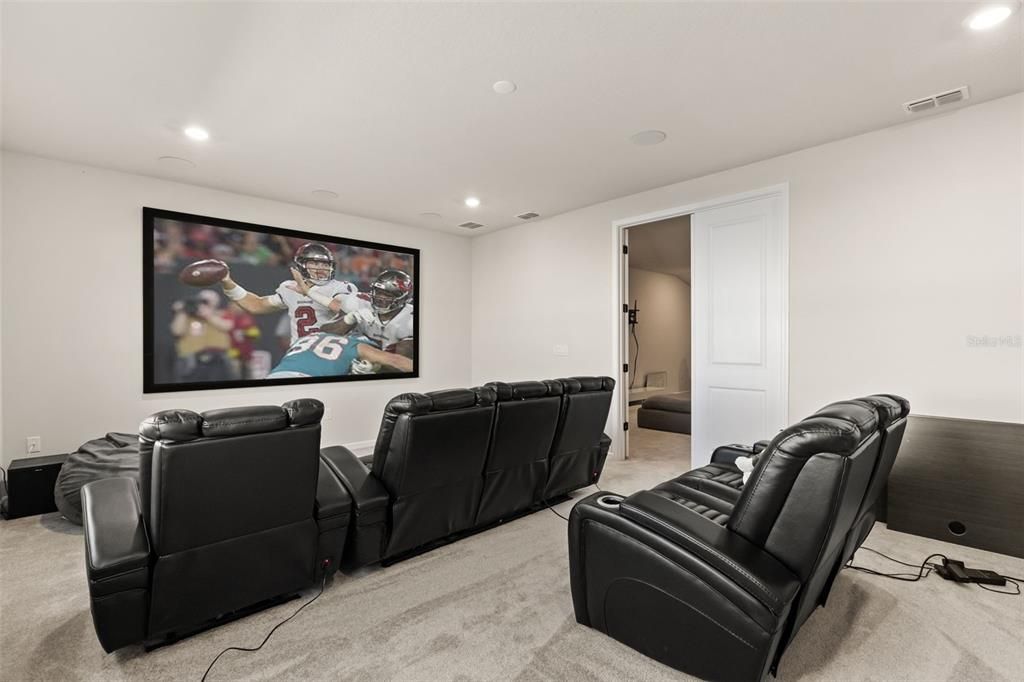 For Sale: $929,000 (5 beds, 5 baths, 4495 Square Feet)