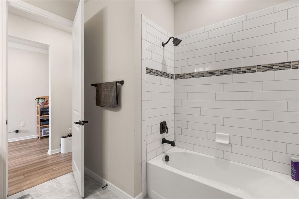 For Sale: $929,000 (5 beds, 5 baths, 4495 Square Feet)