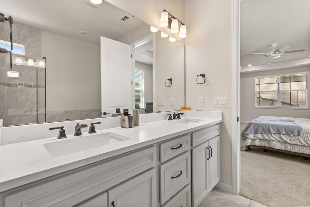 For Sale: $929,000 (5 beds, 5 baths, 4495 Square Feet)