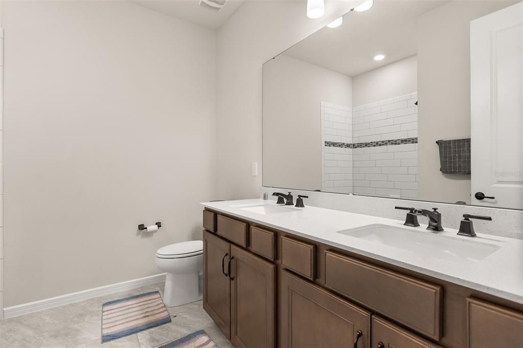 For Sale: $929,000 (5 beds, 5 baths, 4495 Square Feet)