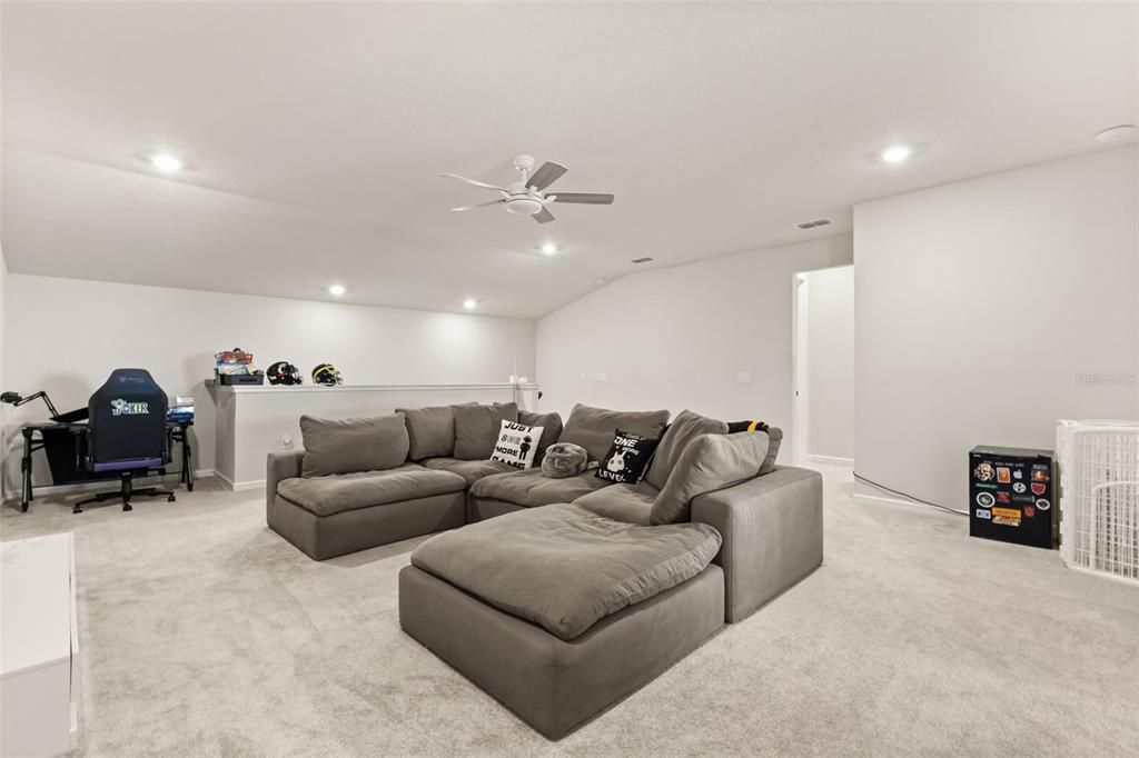 For Sale: $929,000 (5 beds, 5 baths, 4495 Square Feet)