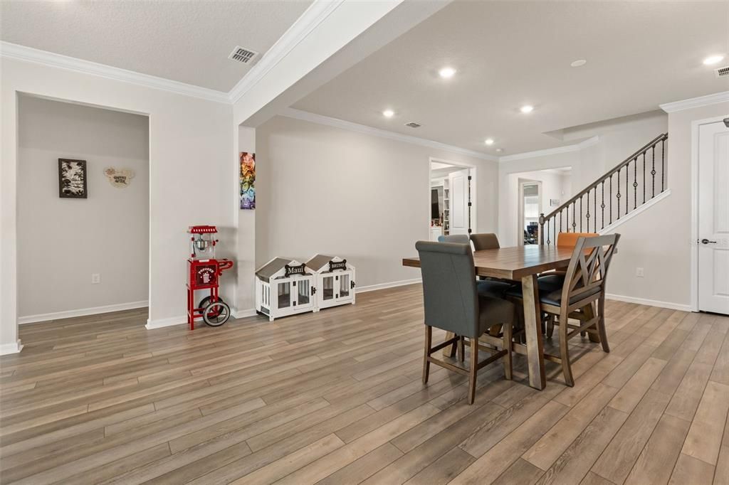 For Sale: $929,000 (5 beds, 5 baths, 4495 Square Feet)