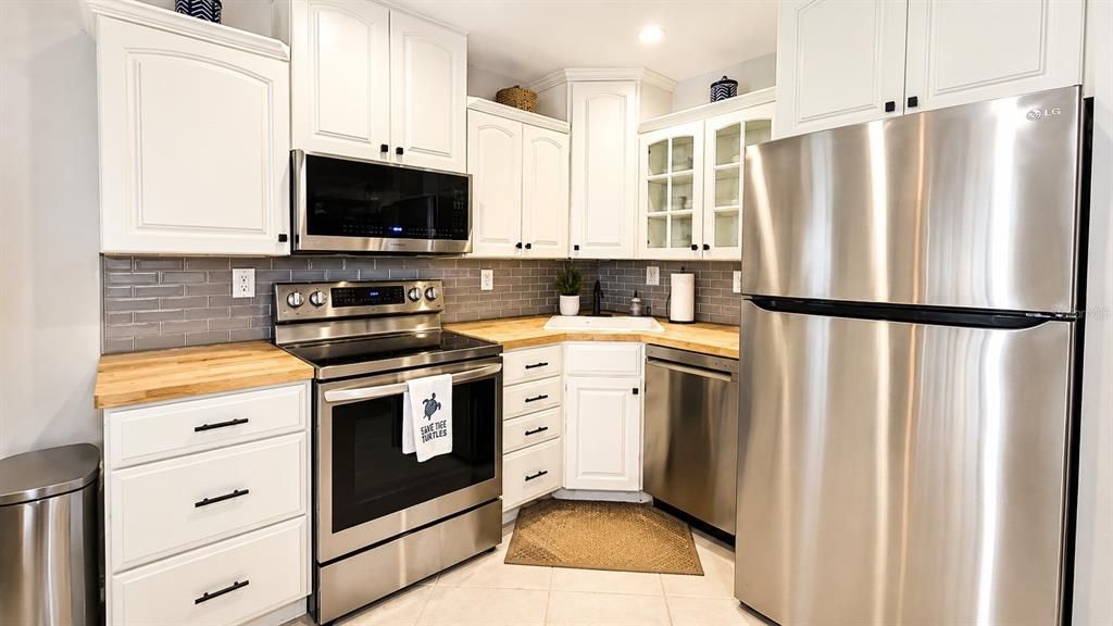 For Sale: $335,000 (2 beds, 2 baths, 1184 Square Feet)