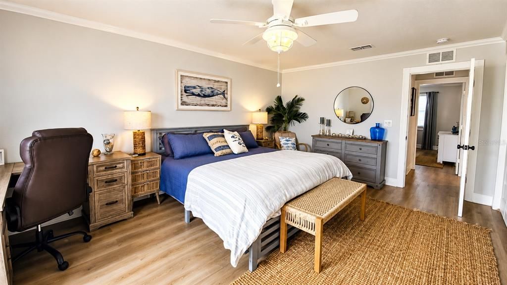 For Sale: $335,000 (2 beds, 2 baths, 1184 Square Feet)