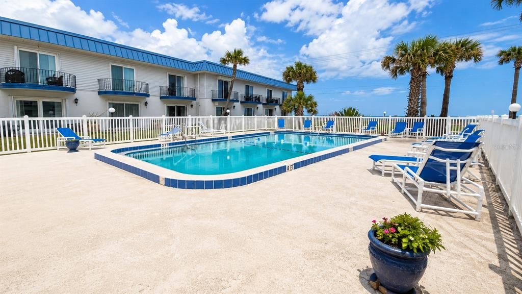 For Sale: $335,000 (2 beds, 2 baths, 1184 Square Feet)