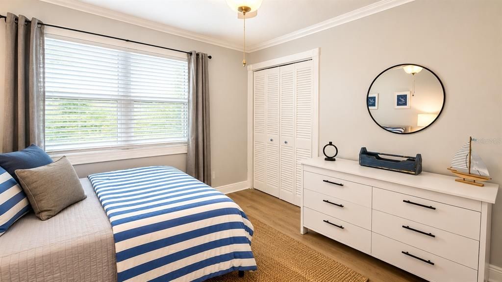 For Sale: $335,000 (2 beds, 2 baths, 1184 Square Feet)
