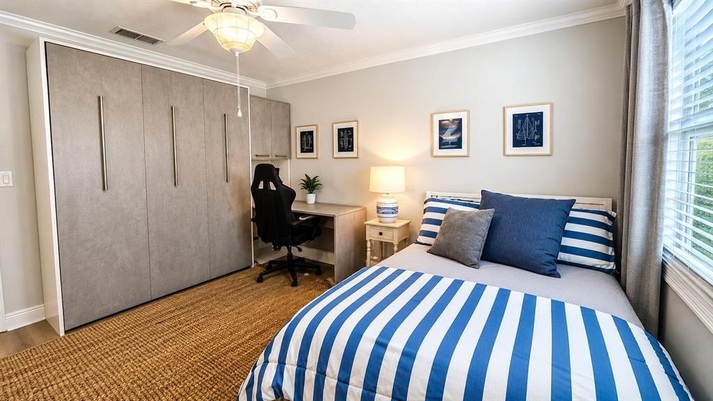 For Sale: $335,000 (2 beds, 2 baths, 1184 Square Feet)
