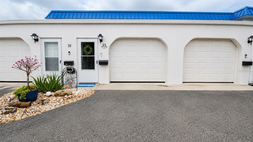 For Sale: $335,000 (2 beds, 2 baths, 1184 Square Feet)