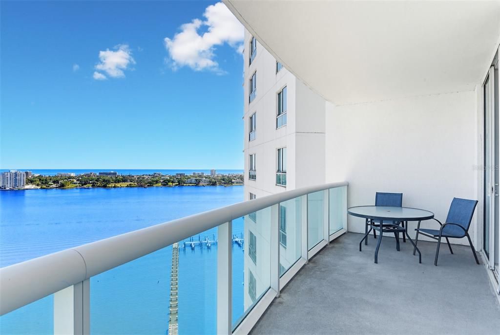 For Sale: $318,900 (2 beds, 2 baths, 1689 Square Feet)