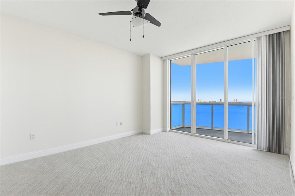 For Sale: $318,900 (2 beds, 2 baths, 1689 Square Feet)