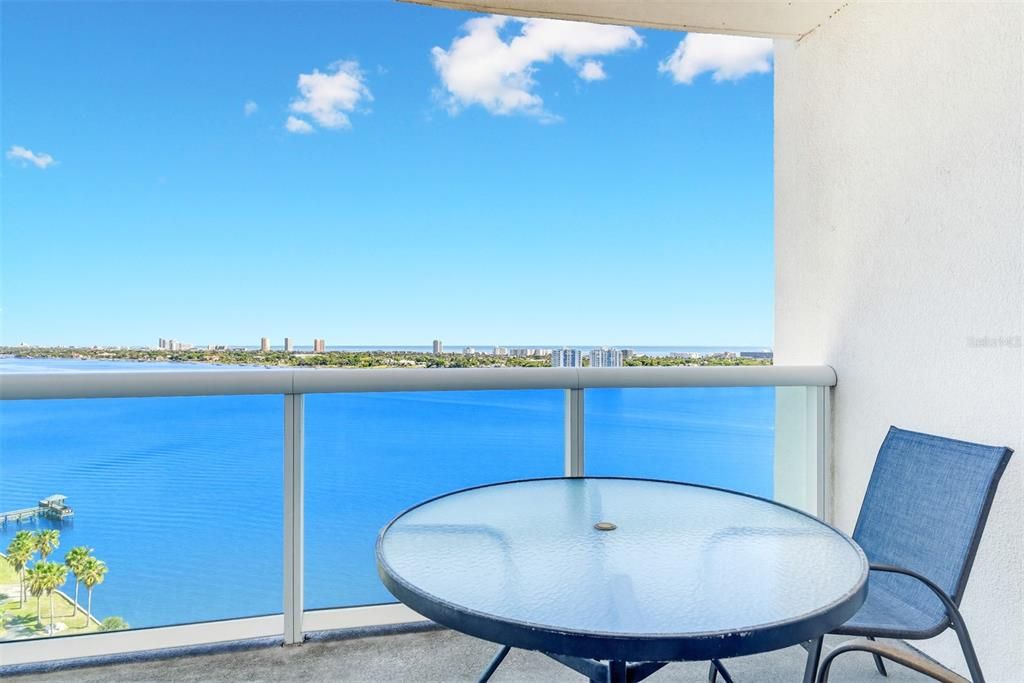For Sale: $318,900 (2 beds, 2 baths, 1689 Square Feet)