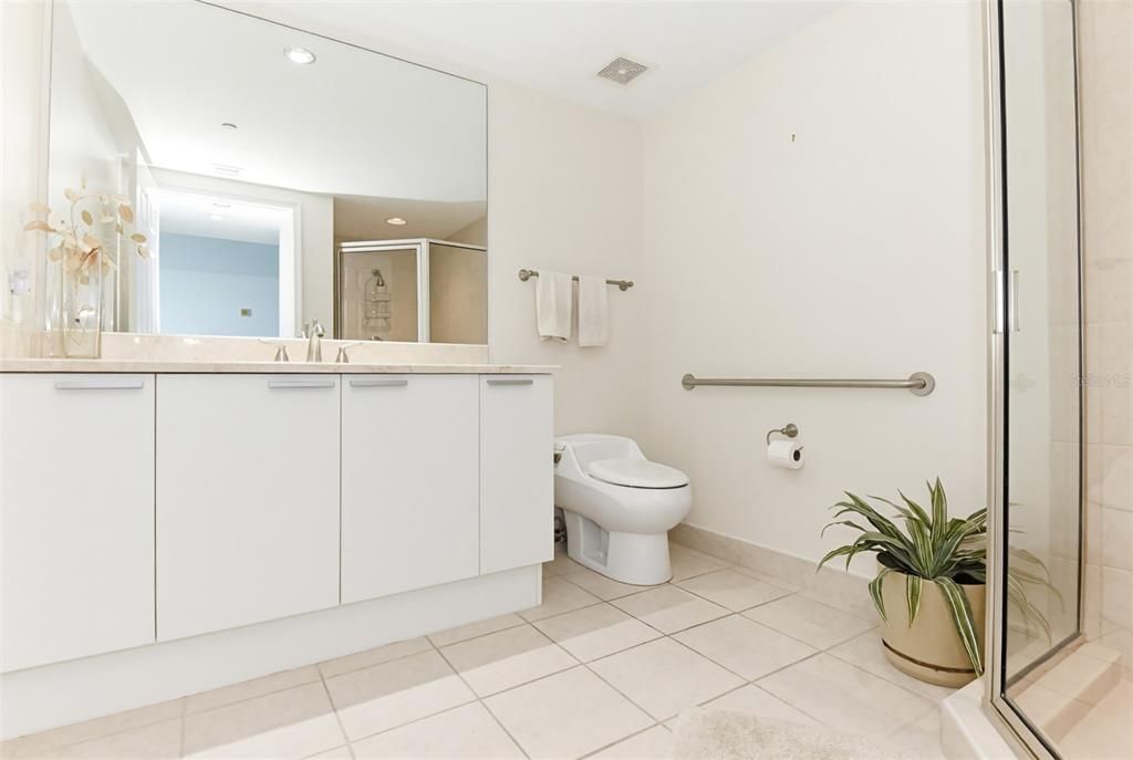 For Sale: $318,900 (2 beds, 2 baths, 1689 Square Feet)