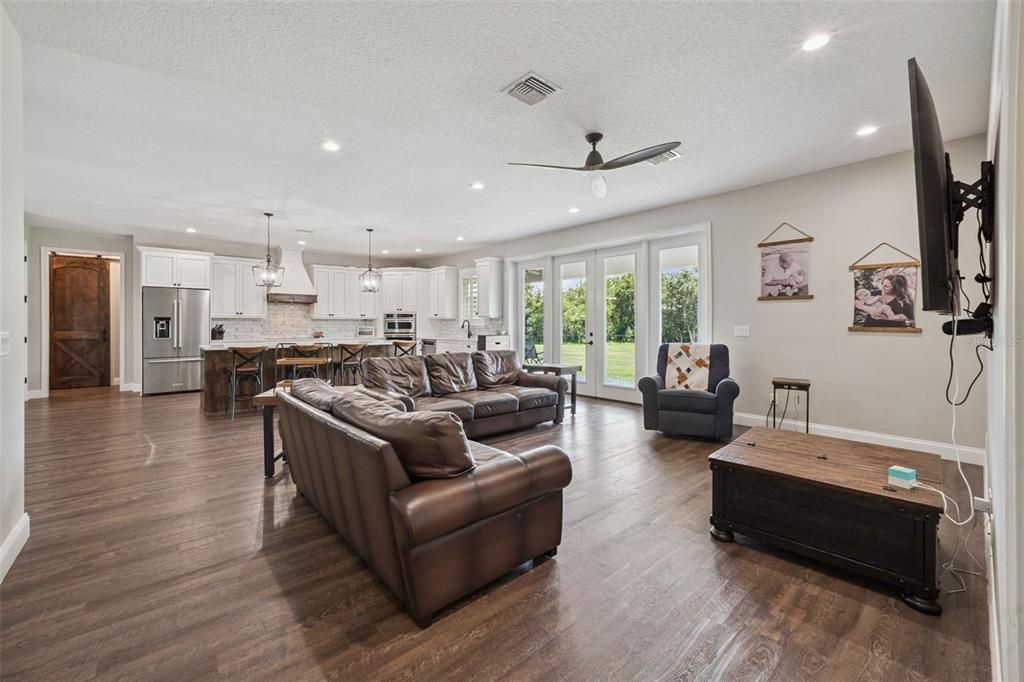 For Sale: $919,000 (4 beds, 3 baths, 3143 Square Feet)