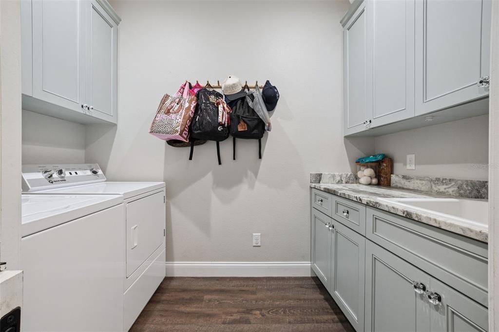 For Sale: $919,000 (4 beds, 3 baths, 3143 Square Feet)