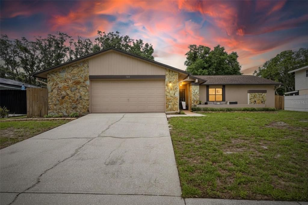 Active With Contract: $390,000 (3 beds, 2 baths, 1988 Square Feet)