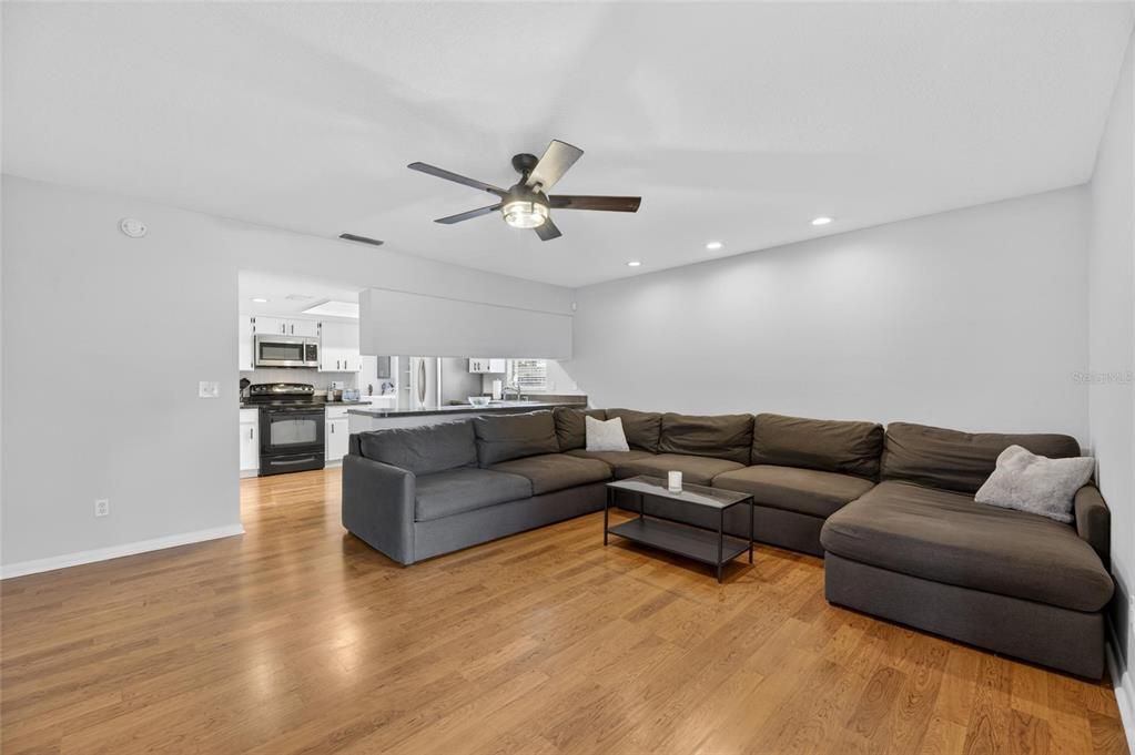 Active With Contract: $390,000 (3 beds, 2 baths, 1988 Square Feet)