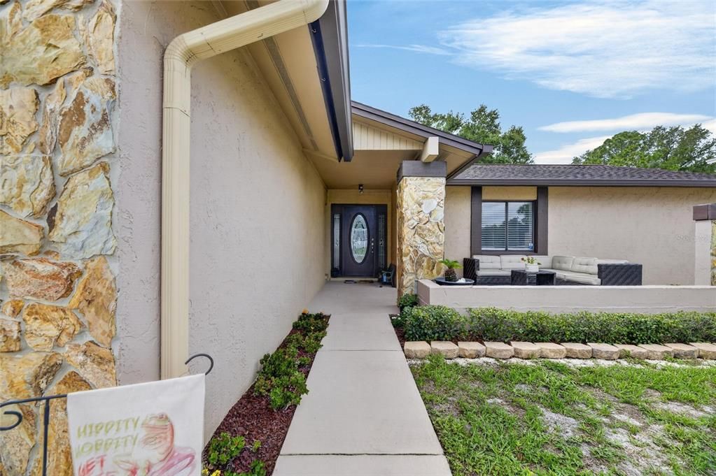Active With Contract: $390,000 (3 beds, 2 baths, 1988 Square Feet)
