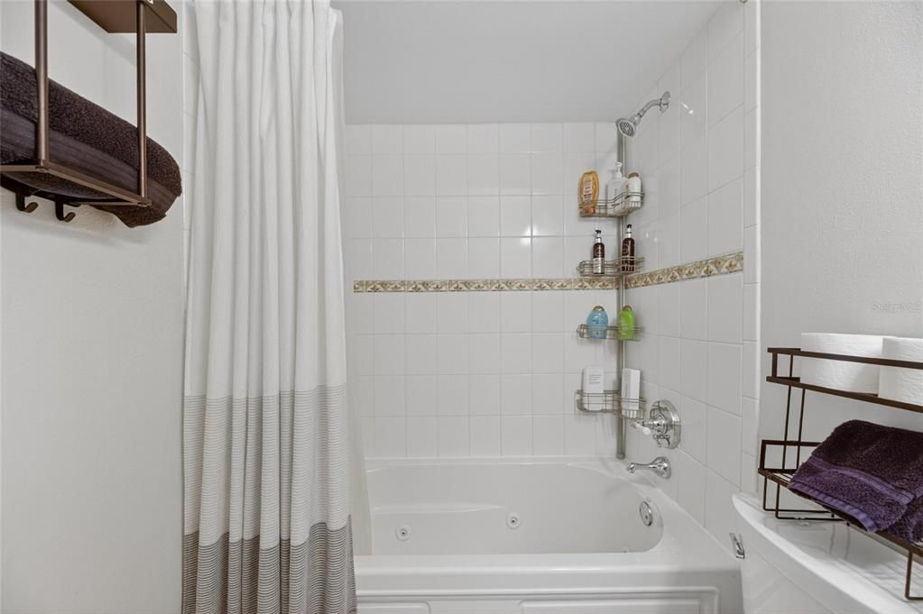 Active With Contract: $390,000 (3 beds, 2 baths, 1988 Square Feet)
