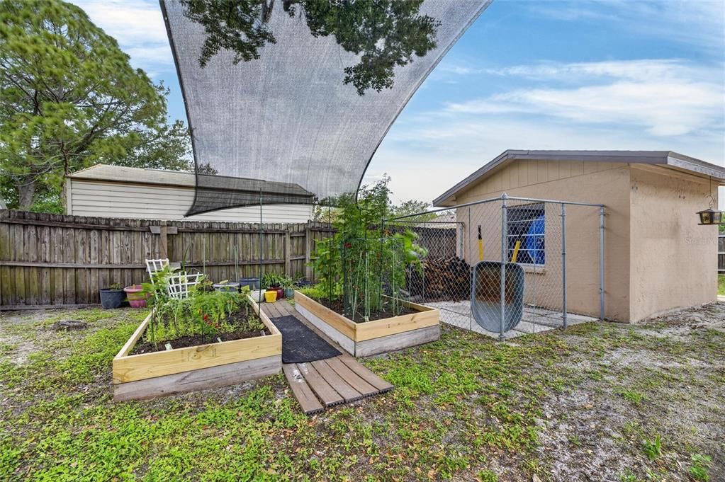 Active With Contract: $390,000 (3 beds, 2 baths, 1988 Square Feet)