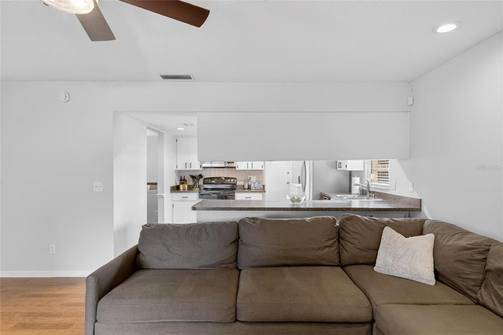Active With Contract: $390,000 (3 beds, 2 baths, 1988 Square Feet)
