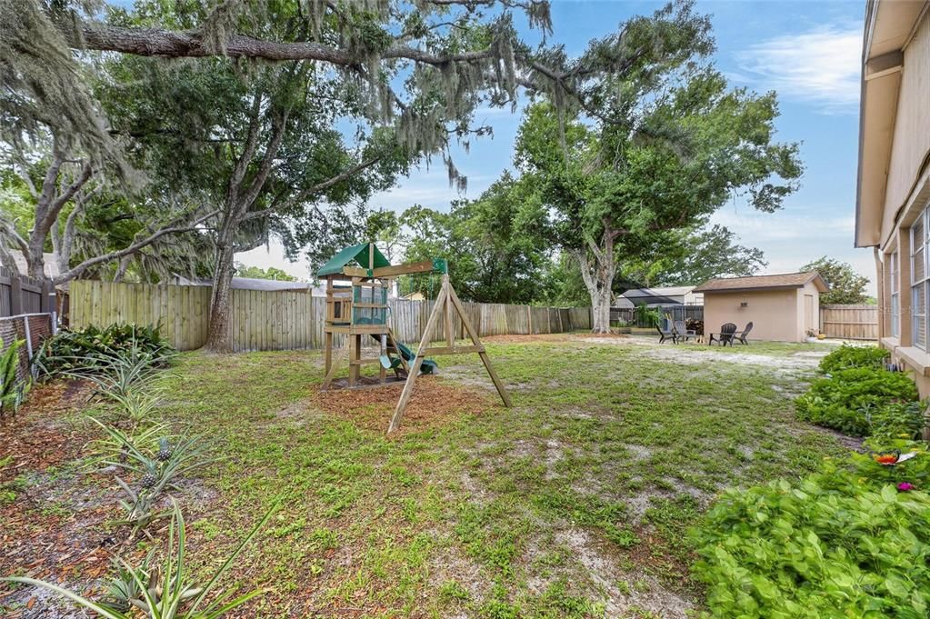 Active With Contract: $390,000 (3 beds, 2 baths, 1988 Square Feet)