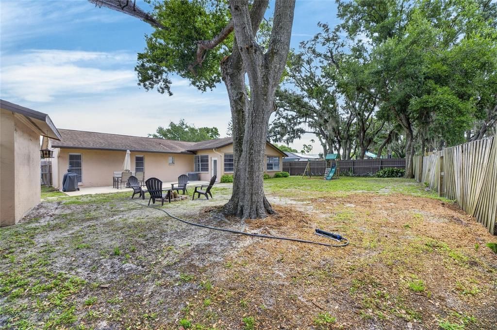 Active With Contract: $390,000 (3 beds, 2 baths, 1988 Square Feet)