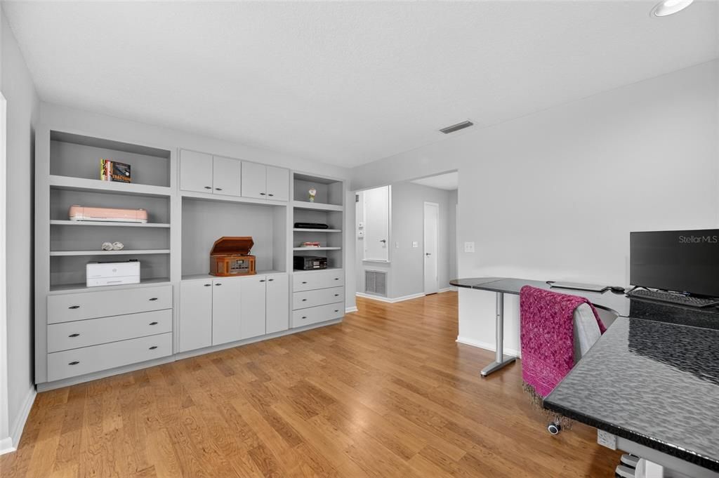 Active With Contract: $390,000 (3 beds, 2 baths, 1988 Square Feet)