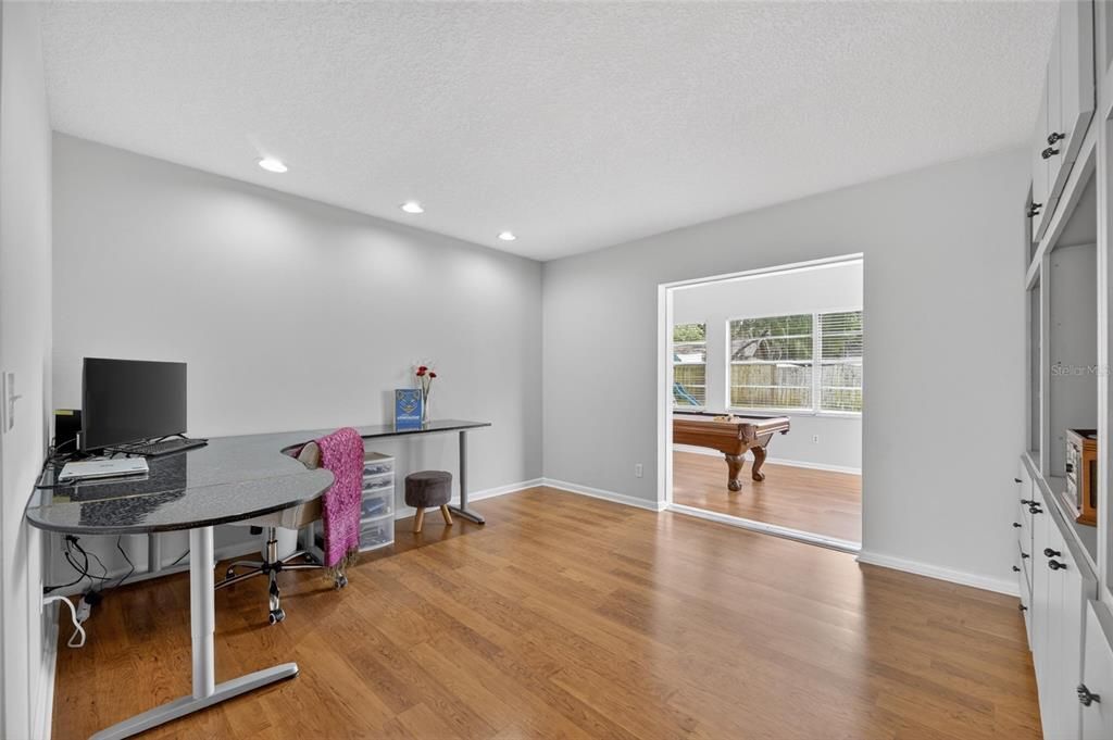 Active With Contract: $390,000 (3 beds, 2 baths, 1988 Square Feet)