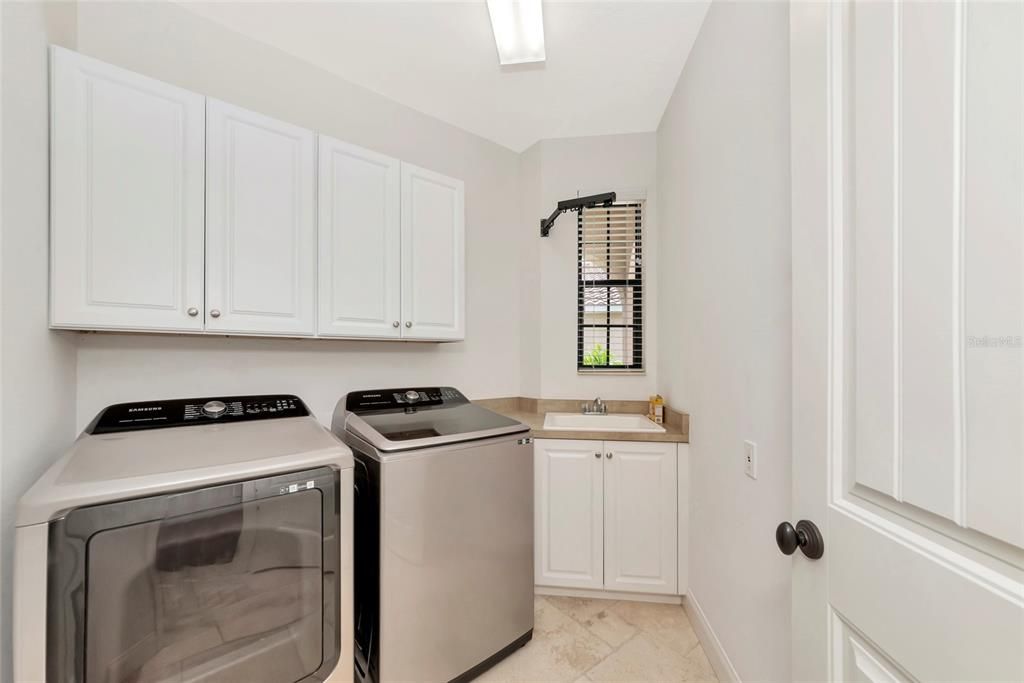 For Sale: $625,000 (3 beds, 2 baths, 1800 Square Feet)