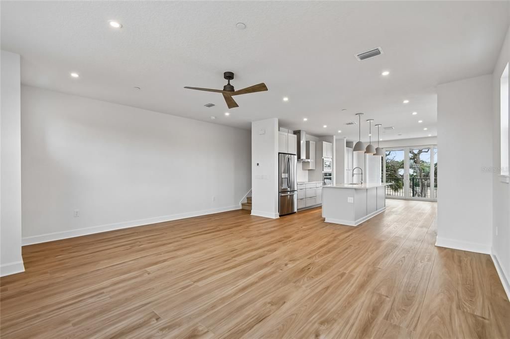 En Venta: $836,263 (3 camas, 3 baños, 2294 Pies cuadrados)