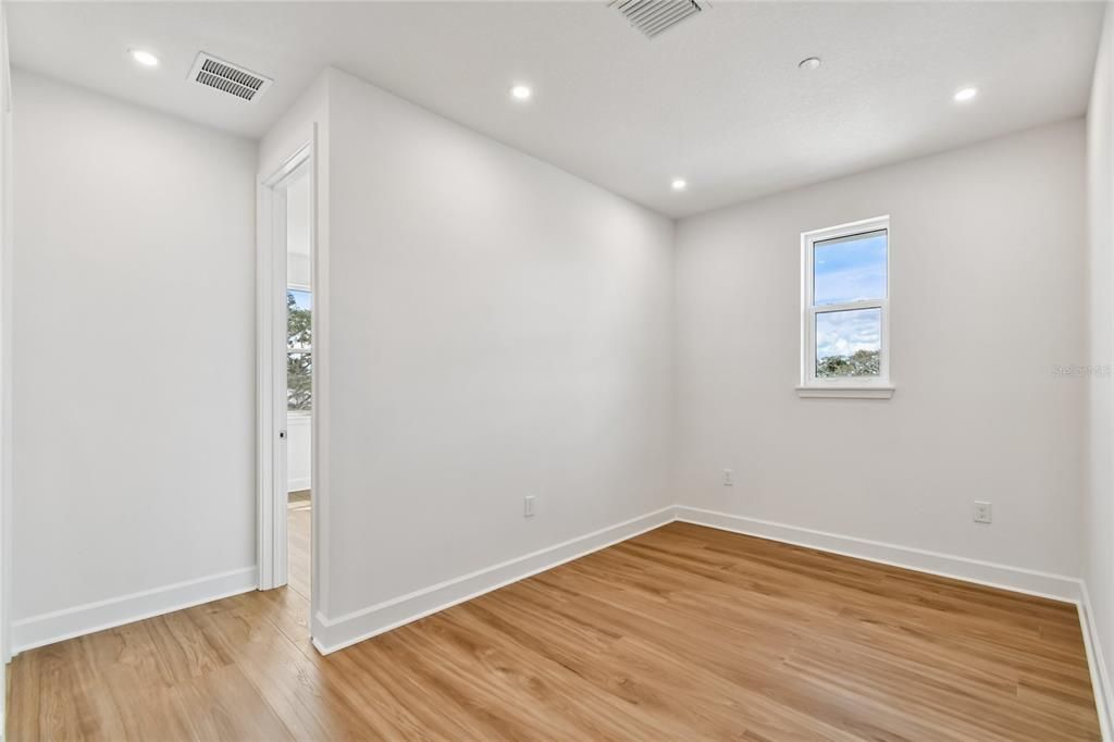 En Venta: $836,263 (3 camas, 3 baños, 2294 Pies cuadrados)