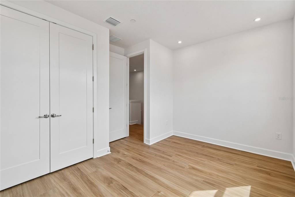En Venta: $836,263 (3 camas, 3 baños, 2294 Pies cuadrados)