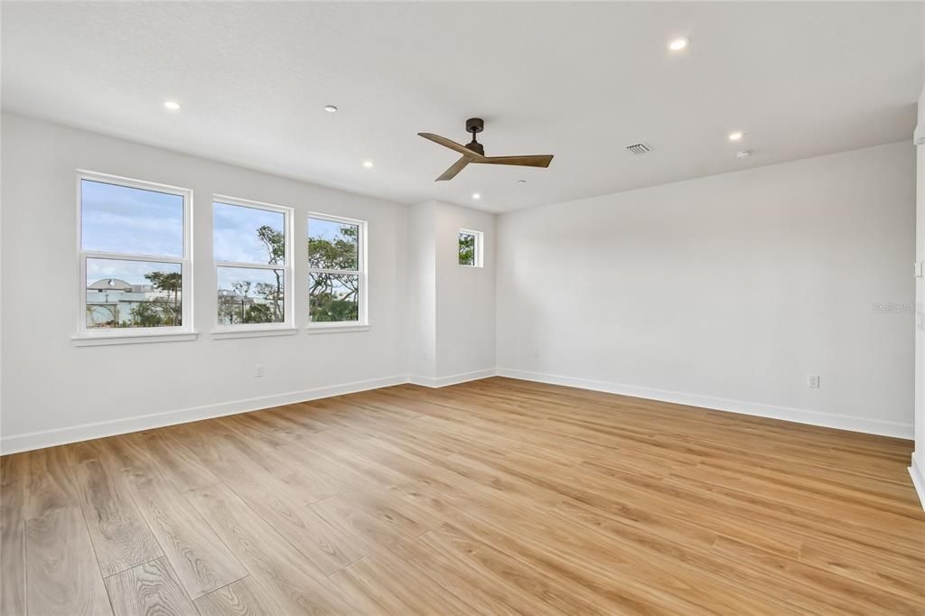 En Venta: $836,263 (3 camas, 3 baños, 2294 Pies cuadrados)
