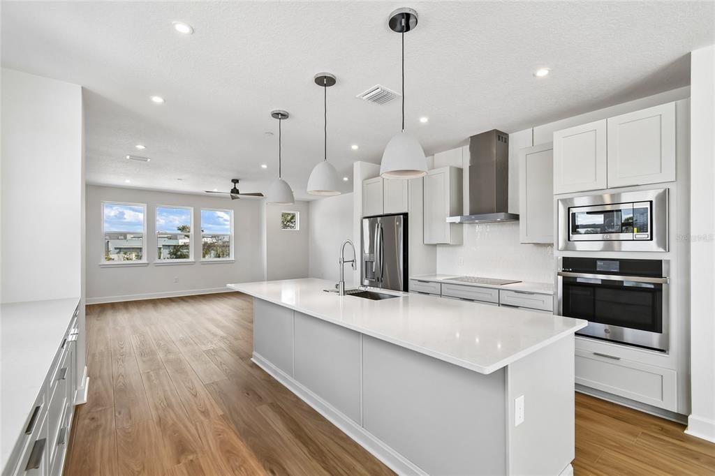 En Venta: $836,263 (3 camas, 3 baños, 2294 Pies cuadrados)