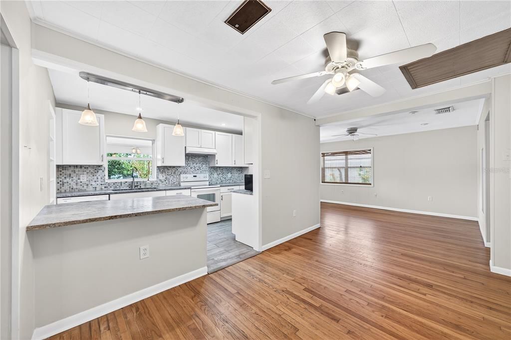 For Sale: $459,000 (3 beds, 2 baths, 1681 Square Feet)