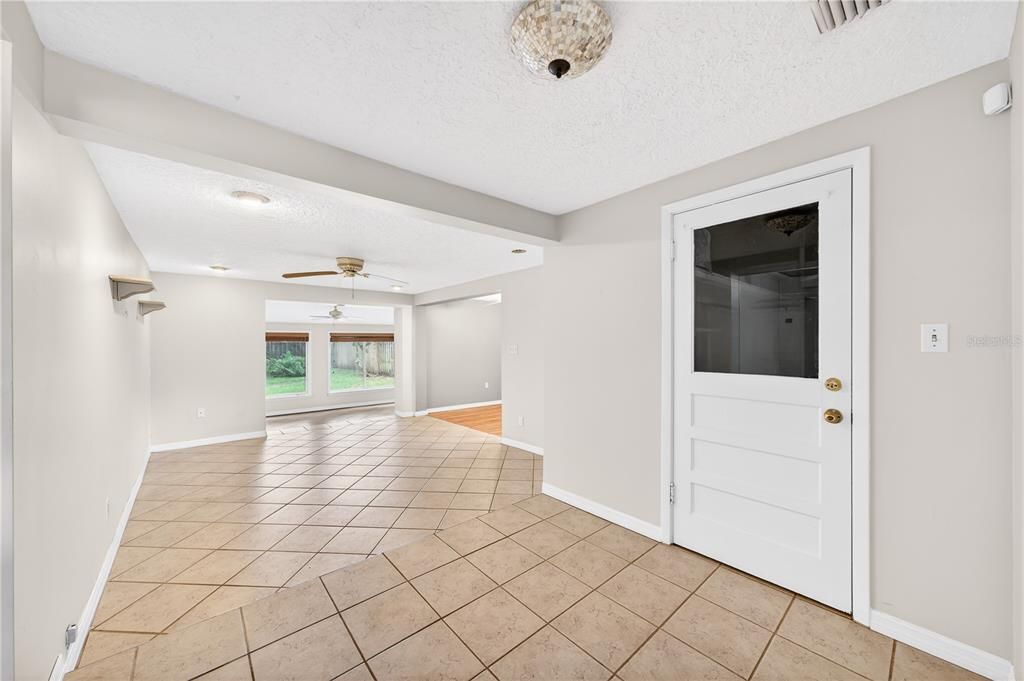 For Sale: $459,000 (3 beds, 2 baths, 1681 Square Feet)