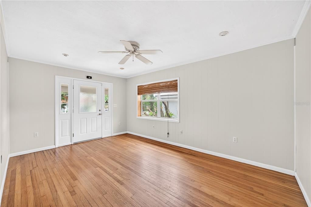 For Sale: $459,000 (3 beds, 2 baths, 1681 Square Feet)