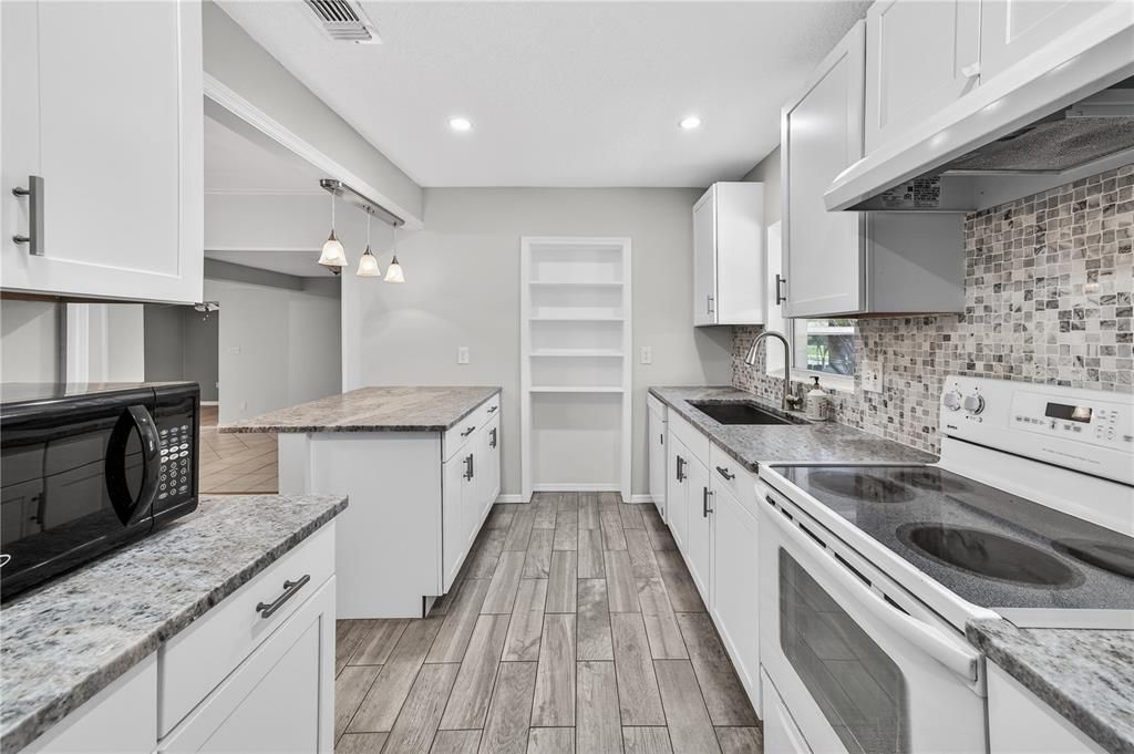 For Sale: $459,000 (3 beds, 2 baths, 1681 Square Feet)