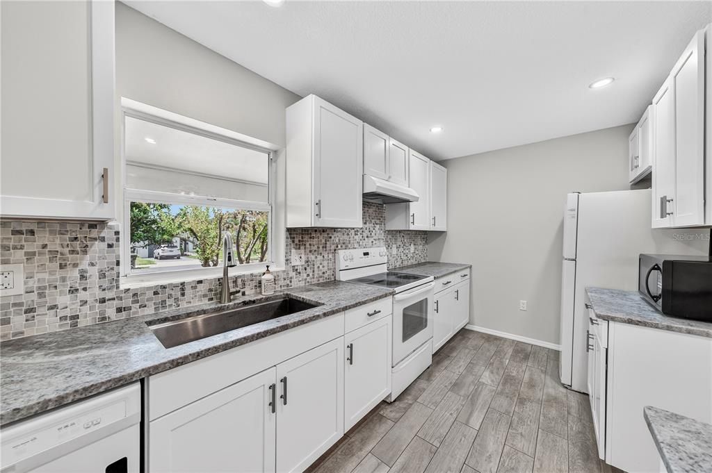 For Sale: $459,000 (3 beds, 2 baths, 1681 Square Feet)