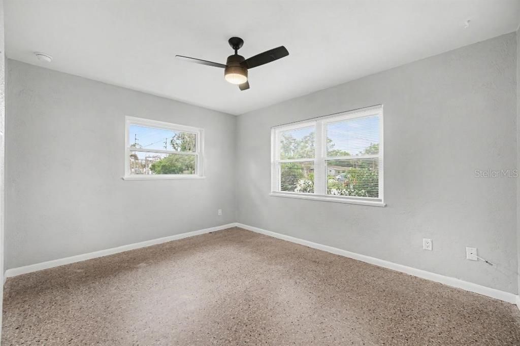 For Sale: $289,900 (3 beds, 1 baths, 984 Square Feet)