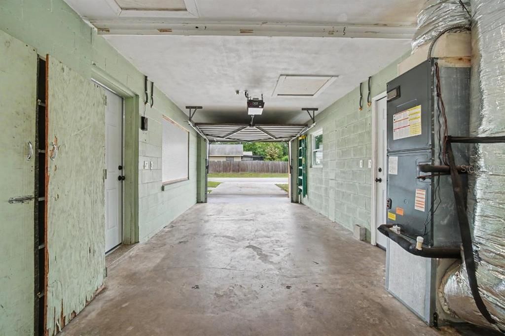For Sale: $289,900 (3 beds, 1 baths, 984 Square Feet)