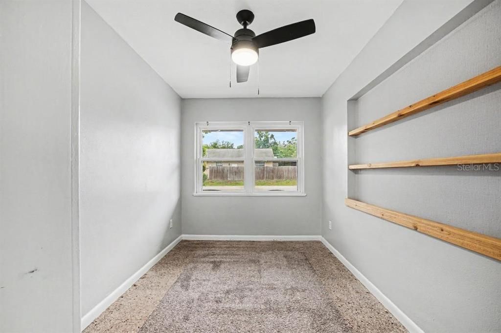 For Sale: $289,900 (3 beds, 1 baths, 984 Square Feet)