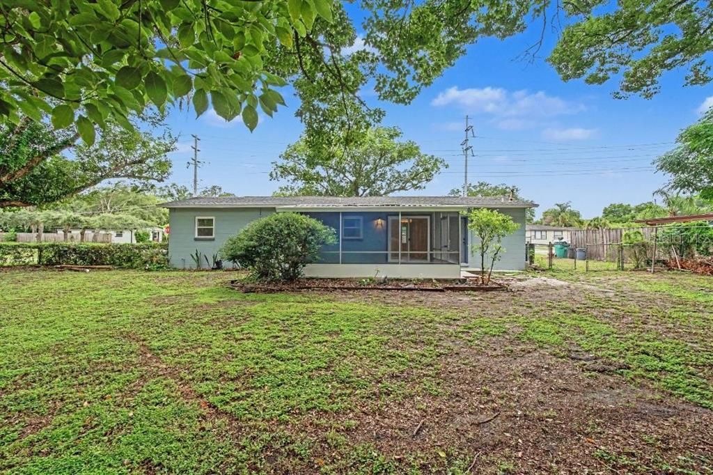For Sale: $289,900 (3 beds, 1 baths, 984 Square Feet)