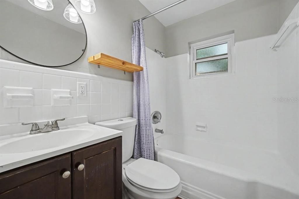 For Sale: $289,900 (3 beds, 1 baths, 984 Square Feet)