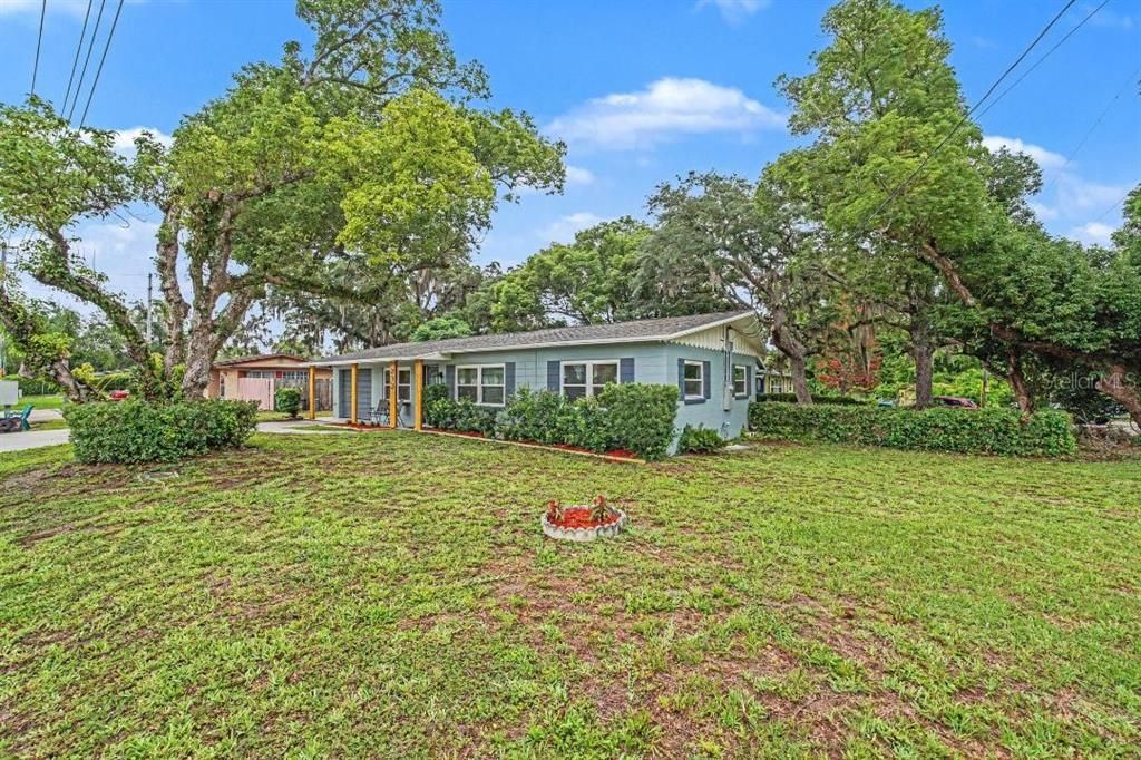 For Sale: $289,900 (3 beds, 1 baths, 984 Square Feet)