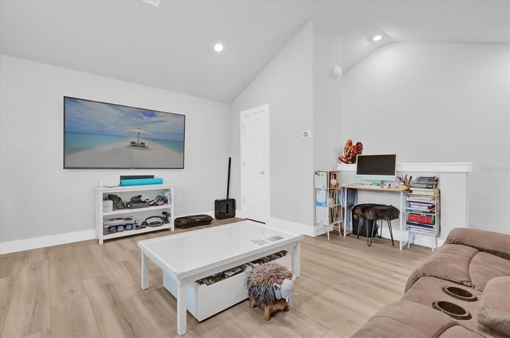 En Venta: $484,900 (3 camas, 2 baños, 1947 Pies cuadrados)