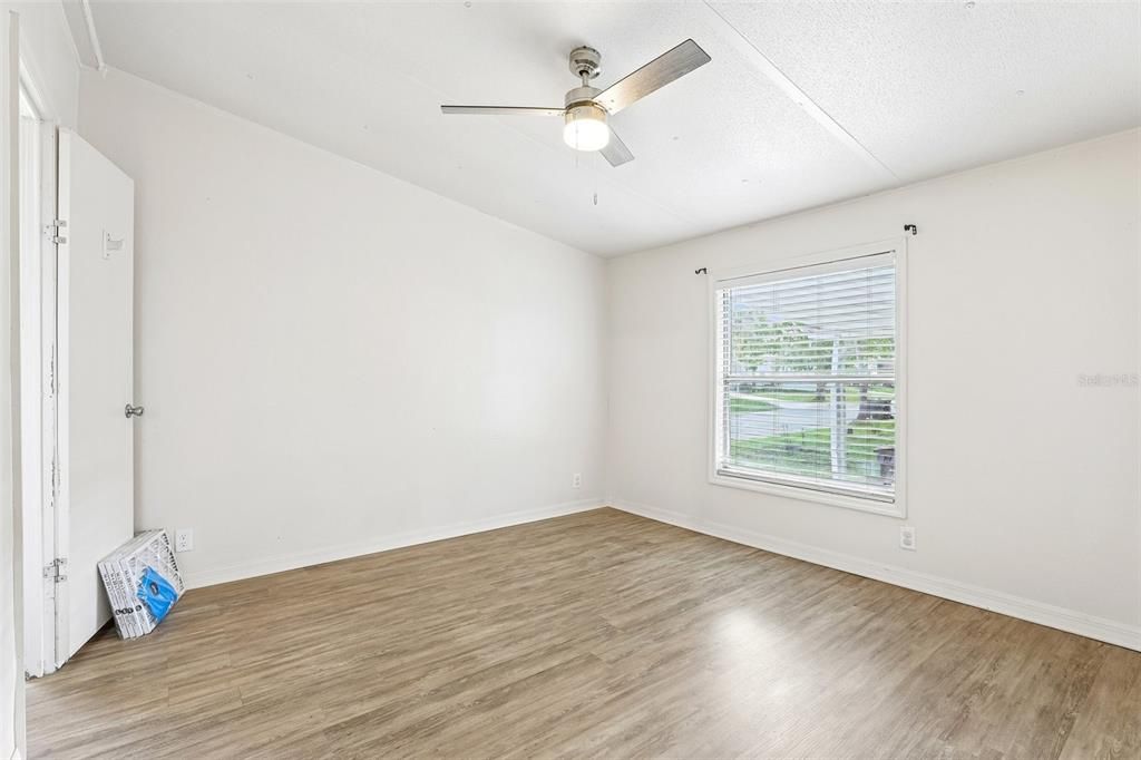For Sale: $189,000 (3 beds, 2 baths, 960 Square Feet)