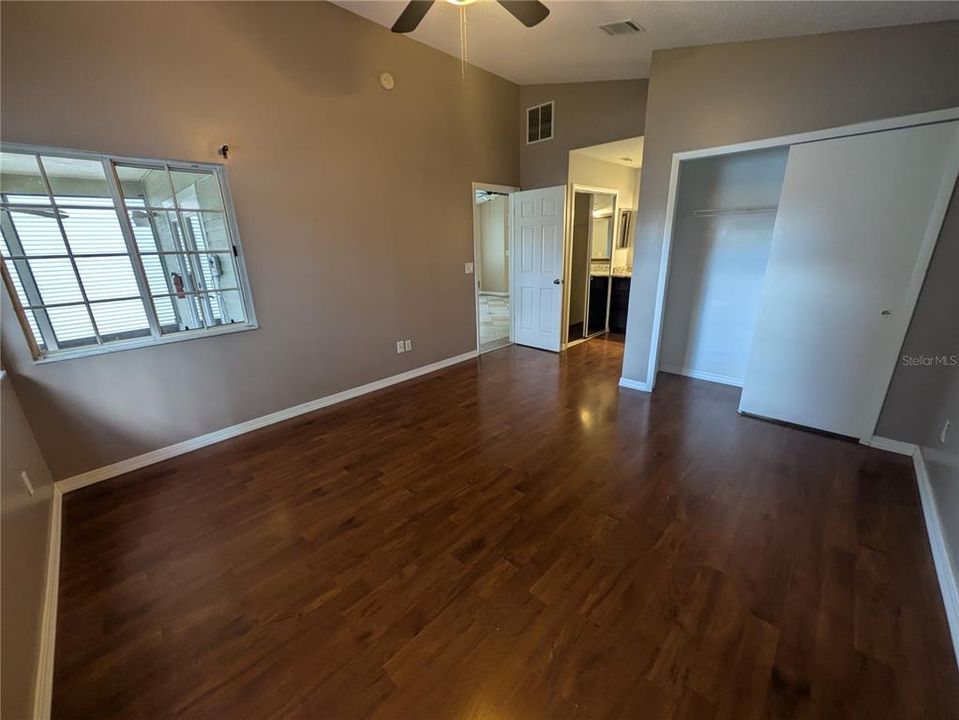 For Sale: $320,000 (3 beds, 2 baths, 1238 Square Feet)