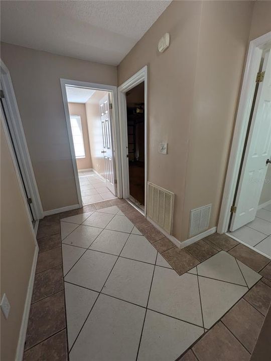 For Sale: $320,000 (3 beds, 2 baths, 1238 Square Feet)