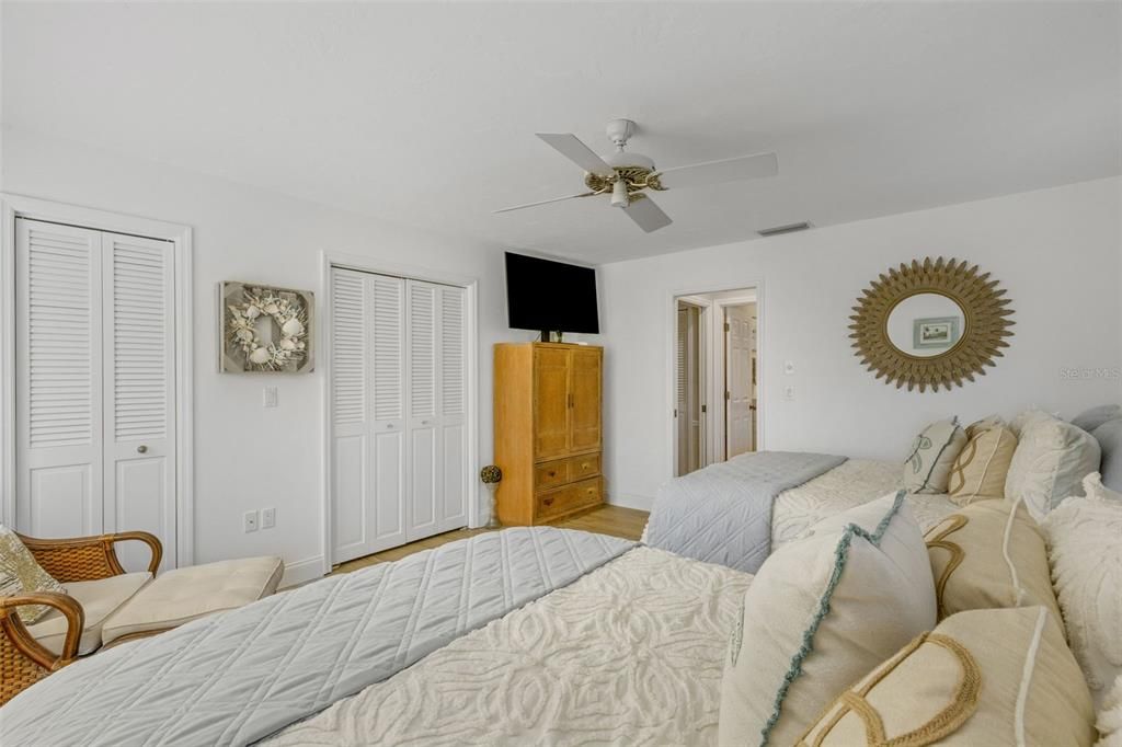 For Sale: $829,000 (3 beds, 2 baths, 3374 Square Feet)